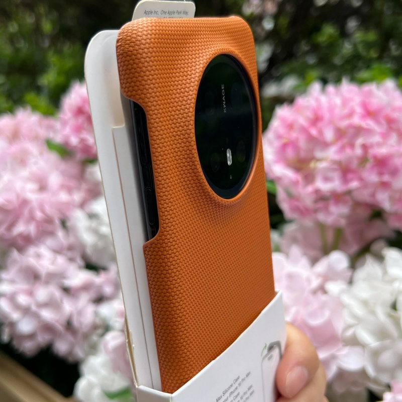 Custodia in pelle con armatura - Rugged Armor Case recensione e prezzo